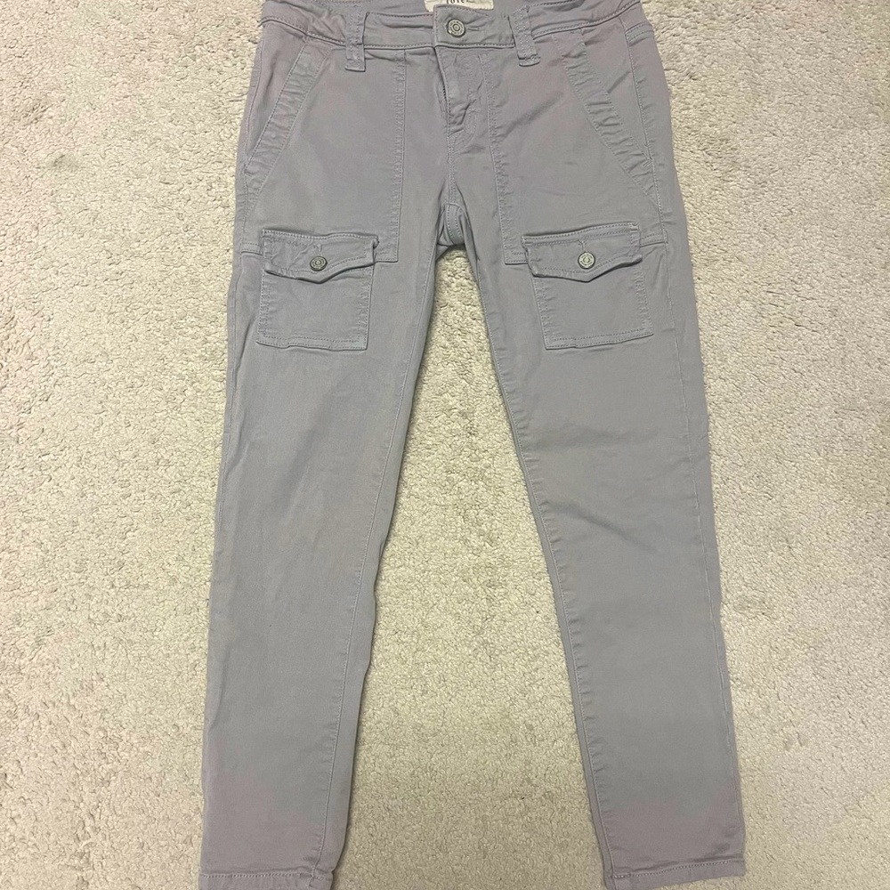 Joie cropped corduroy skinny pants in light grey.